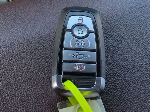 Certified 2022 Ford F150 Lariat w/ Equipment Group 502A High image 39