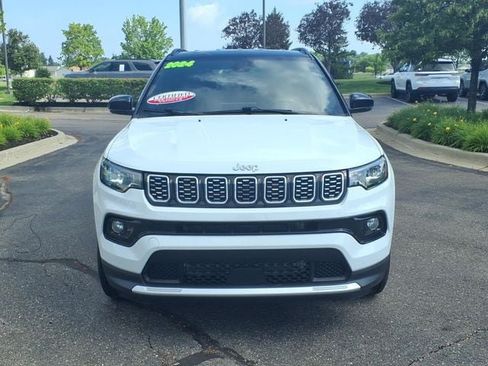 Used 2024 Jeep Compass Limited AWD/4WD image 2