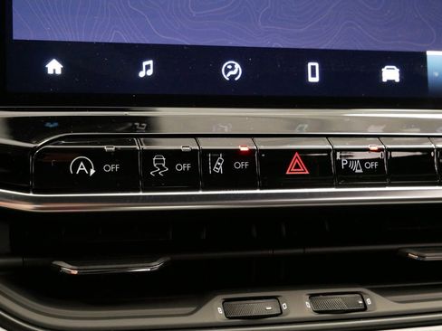 New 2025 Jeep Compass Limited image 32