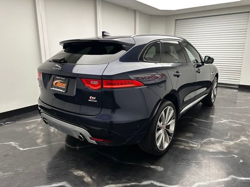 Used 2018 Jaguar F-PACE S image 3