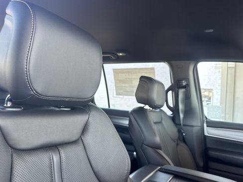 New 2026 Jeep Grand Wagoneer 2WD image 15