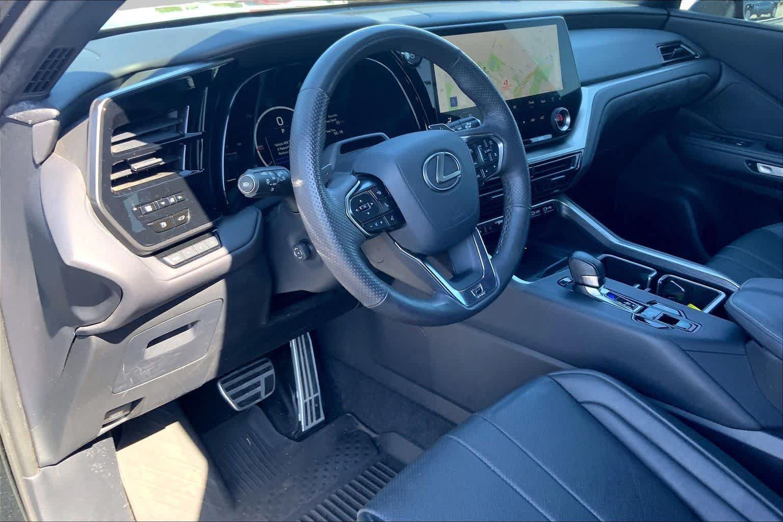 Used 2024 Lexus TX 500h AWD w/ Technology Package image 18