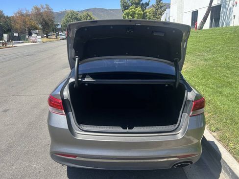 Used 2017 Kia Optima LX FWD image 5