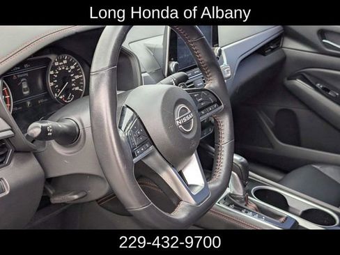 Used 2024 Nissan Altima 2.5 SR FWD image 14