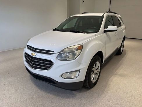 Used 2017 Chevrolet Equinox LT w/ Convenience Package FWD image 3
