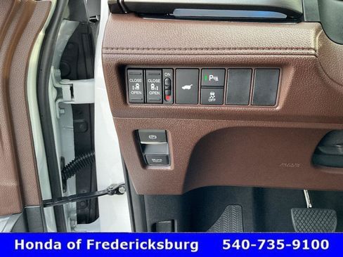 Certified 2026 Honda Odyssey Elite image 47