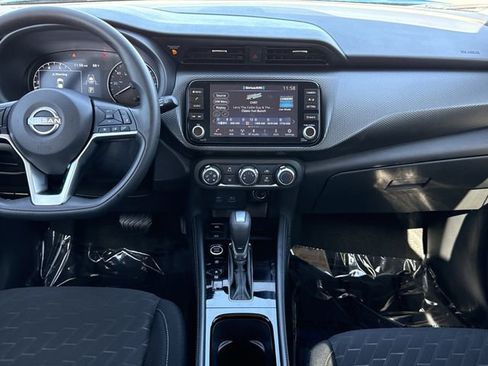 Used 2024 Nissan Kicks SV image 11