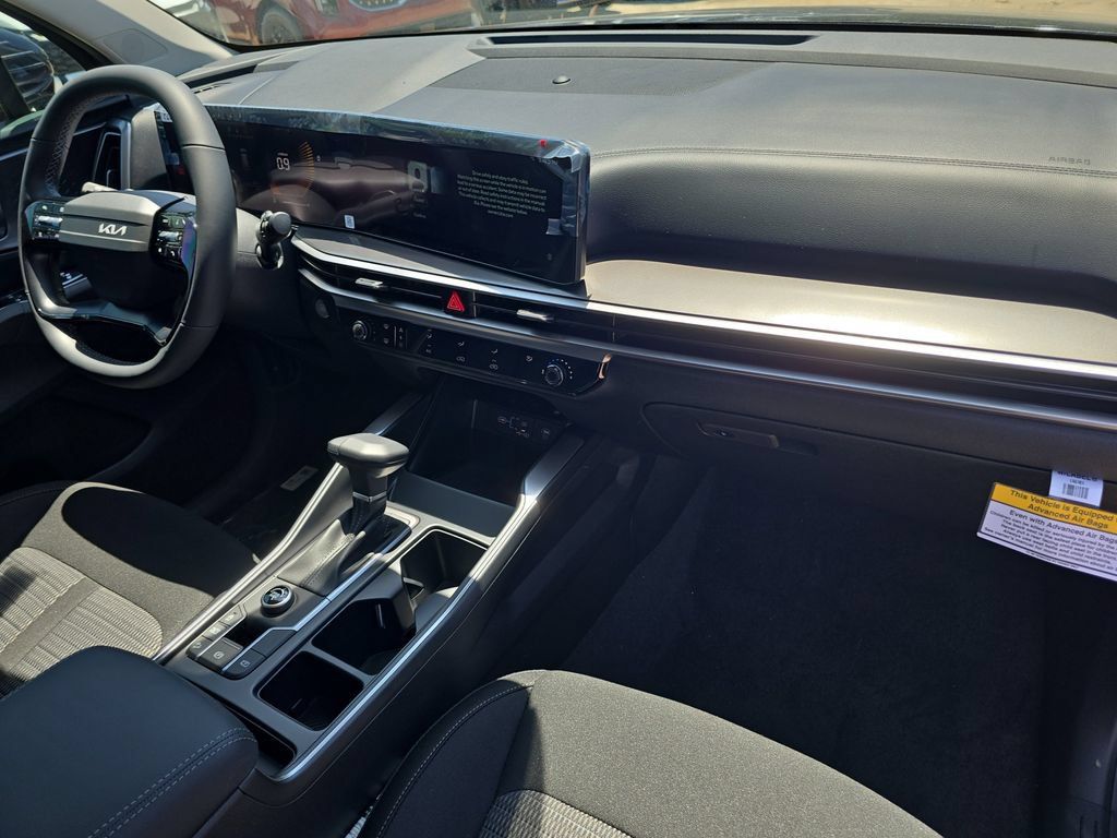 New 2026 Kia Sorento LX FWD image 11