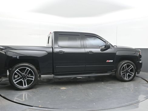 Used 2018 Chevrolet Silverado 1500 LTZ Z71 w/ LTZ Plus Package AWD/4WD image 10