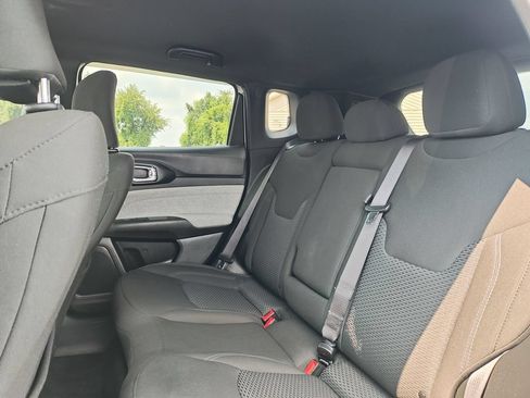 Used 2025 Jeep Compass Sport AWD/4WD image 14