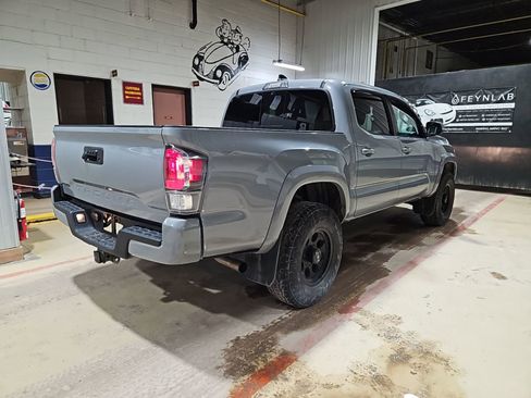 Used 2020 Toyota Tacoma SR5 image 3