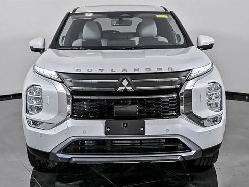 New 2025 Mitsubishi Outlander SE image 4