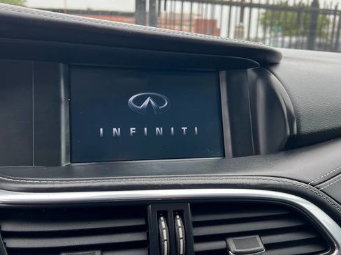 Used 2017 INFINITI QX30 w/ Cargo Package FWD image 31