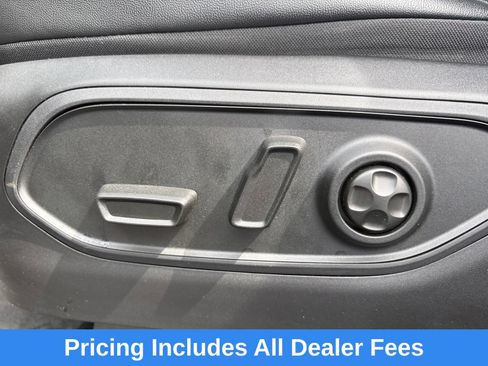Used 2025 Jeep Grand Cherokee L Altitude AWD/4WD image 27