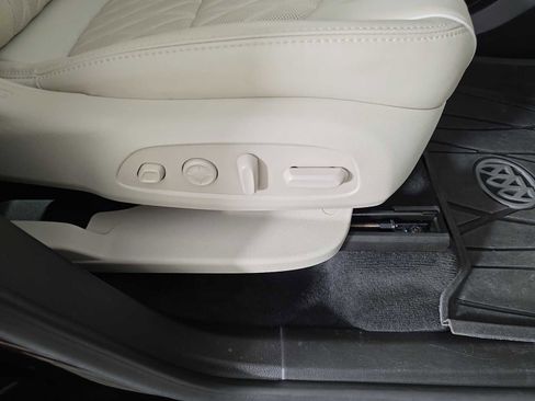 Used 2023 Buick Enclave Avenir w/ Avenir Technology Package image 38