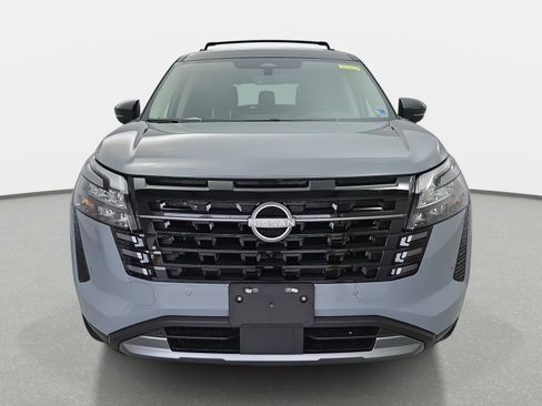 New 2026 Nissan Pathfinder Platinum image 2