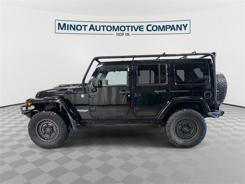 Used 2015 Jeep Wrangler Unlimited Rubicon w/ Connectivity Group image 5
