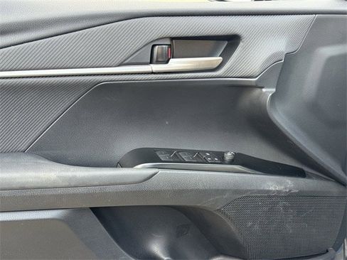 Used 2025 Toyota Camry SE image 25