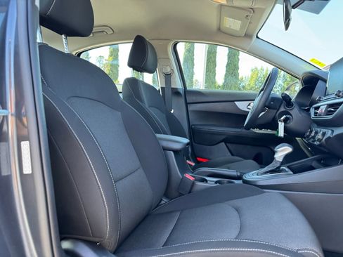 Used 2023 Kia Forte LXS w/ LXS Technology Package FWD image 19