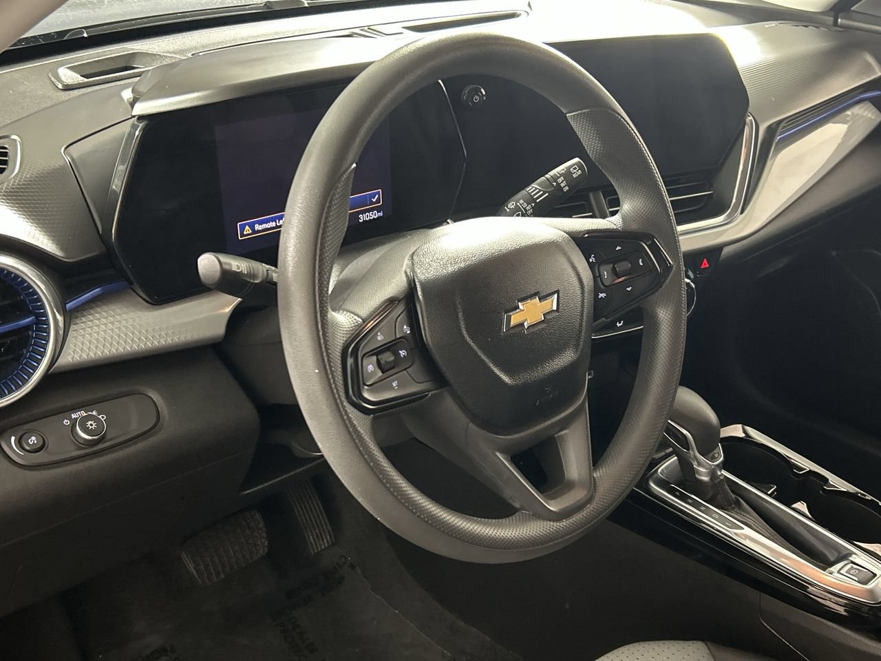 Used 2025 Chevrolet Trax LT FWD image 14