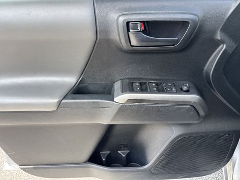Used 2021 Toyota Tacoma SR5 w/ SR5 Appearance Package (SM) RWD image 13