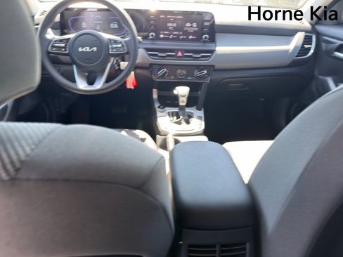 New 2026 Kia Seltos LX FWD image 24