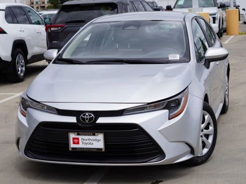 Used 2023 Toyota Corolla LE FWD image 5