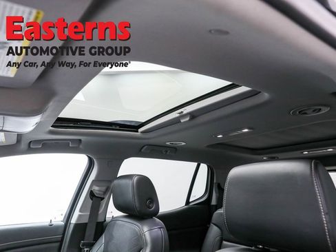 Used 2022 GMC Acadia SLT w/ Technology Package image 37