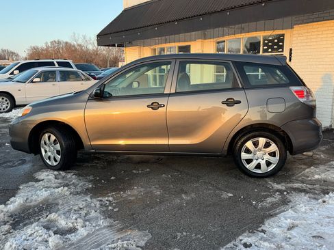 Used 2006 Toyota Matrix 2WD image 3