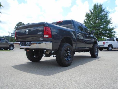 Used 2017 RAM 1500 Classic SLT image 5