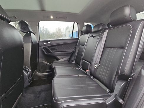 Used 2022 Volkswagen Tiguan SE image 25