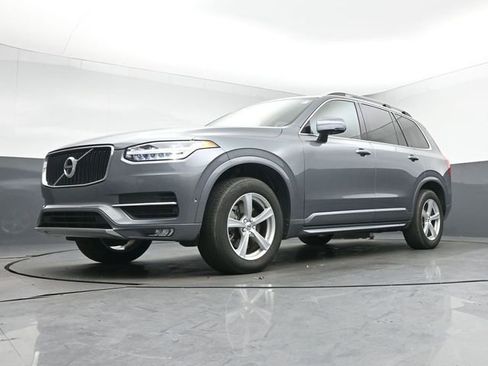 Used 2018 Volvo XC90 T5 Momentum w/ Convenience Package image 12