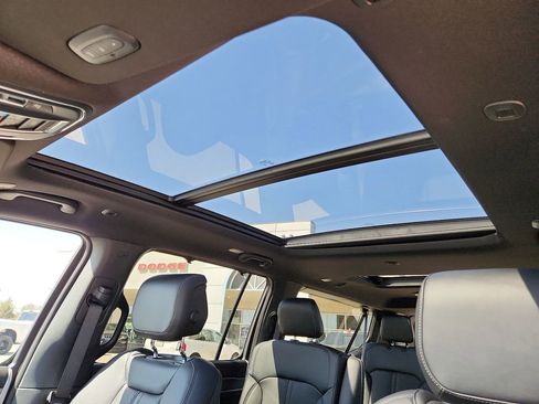 New 2025 Jeep Wagoneer L Series II w/ Convenience Group I AWD/4WD image 16