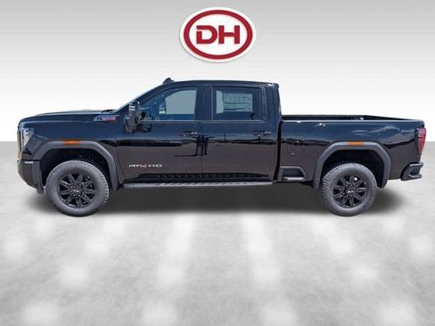 Used 2025 GMC Sierra 1500 Denali AWD/4WD image 4
