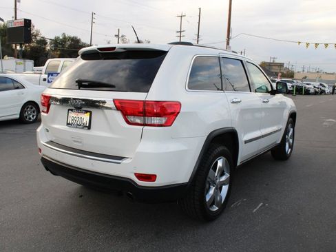 Used 2011 Jeep Grand Cherokee Overland RWD image 6