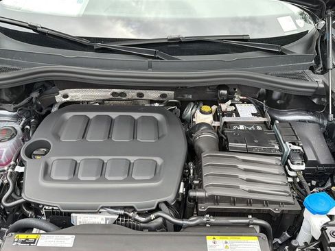 New 2026 Volkswagen Tiguan SE FWD image 31