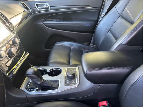 Used 2020 Jeep Grand Cherokee Limited w/ Trailer Tow Group IV image 16