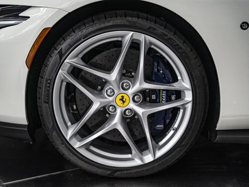 Used 2026 Ferrari Roma Spider RWD image 20
