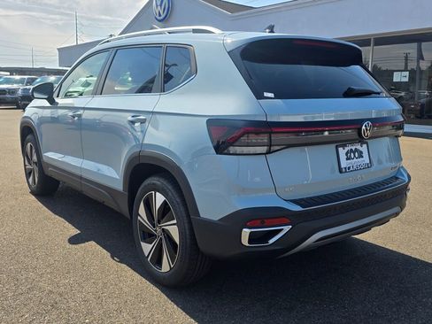 New 2025 Volkswagen Taos SE image 6