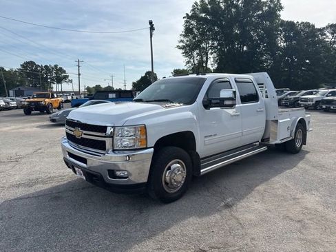 Used 2011 Chevrolet Silverado 3500 LTZ w/ LTZ Plus Package AWD/4WD image 5