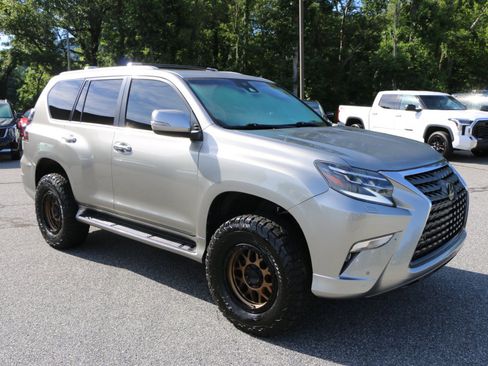 Used 2021 Lexus GX 460 Premium w/ Premium Package AWD/4WD image 10