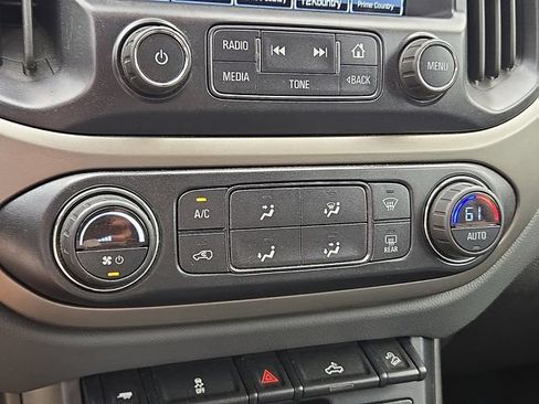Used 2015 Chevrolet Colorado Z71 AWD/4WD image 14