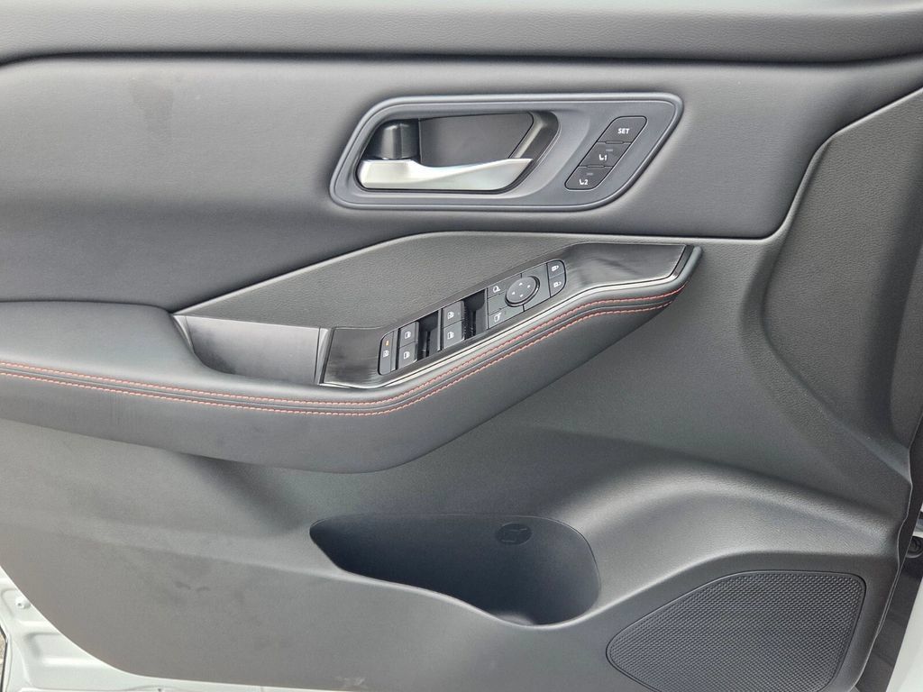 New 2026 Nissan Rogue SV AWD/4WD image 27