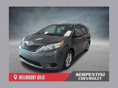 Used 2017 Toyota Sienna LE