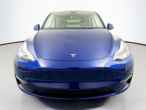 Used 2025 Tesla Model Y Long Range RWD image 2