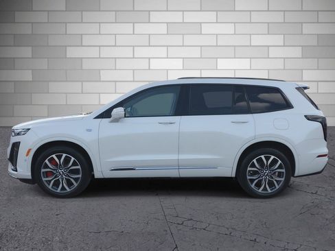 Certified 2024 Cadillac XT6 Sport w/ Platinum Package image 2