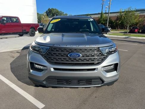 Used 2024 Ford Explorer XLT w/ Equipment Group 202A AWD/4WD image 2
