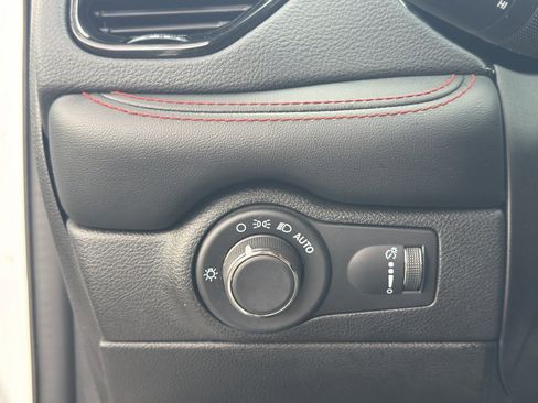 Used 2024 Dodge Durango GT image 24