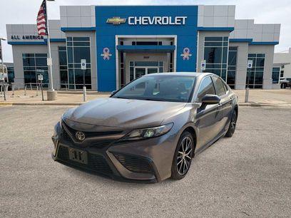 Used 2021 Toyota Camry SE w/ Carpet Mat Package (TMS)
