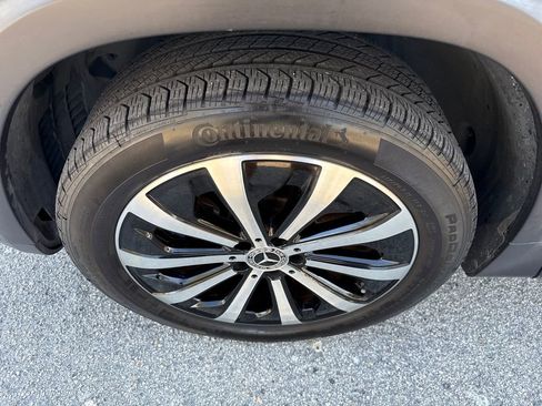 Used 2022 Mercedes-Benz GLB 250 image 12